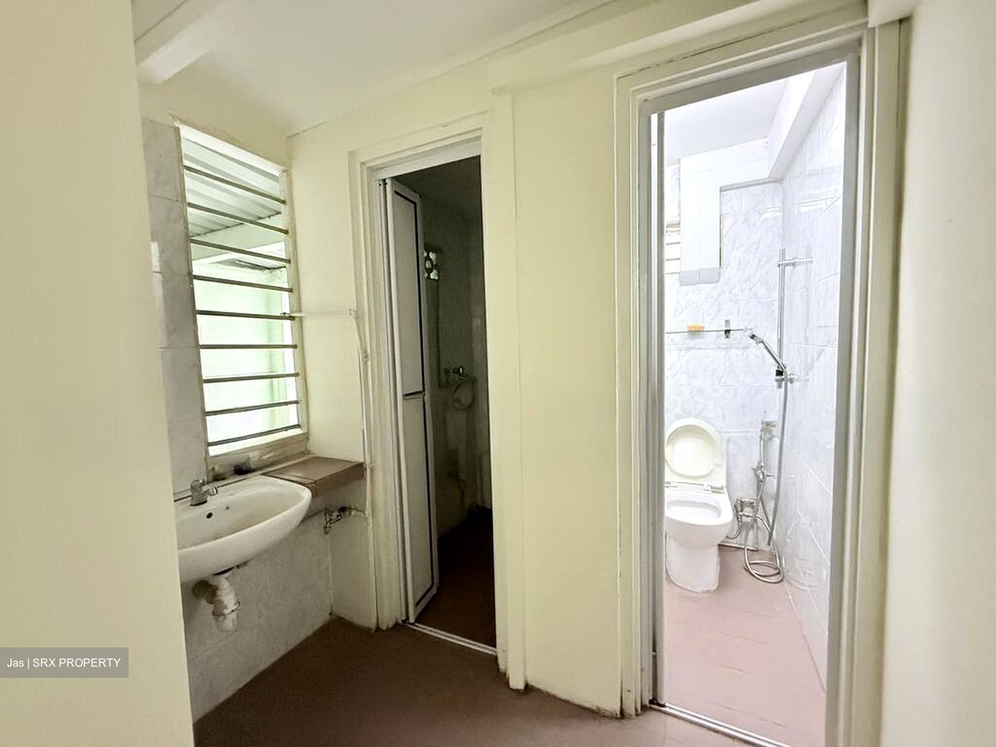Jalan Besar (D8), Office #500559181